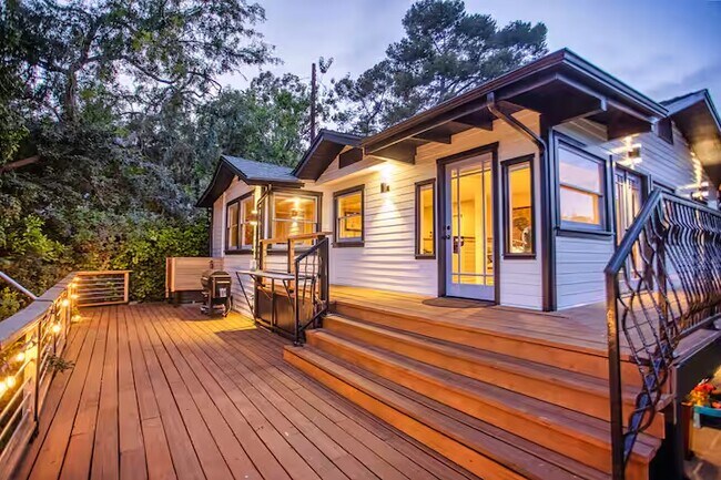 2597 Dearborn Dr