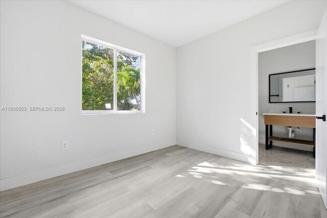 Photo - 1126 NW 28th St Unit 1126