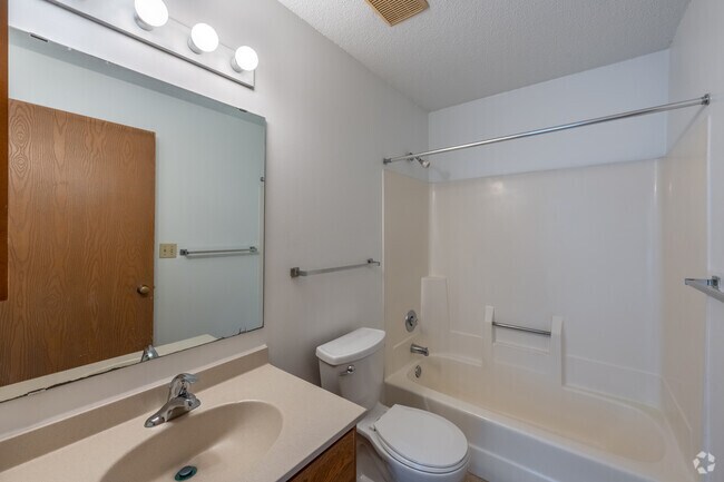 2BR, 1BA - 847SF - B - Bathroom