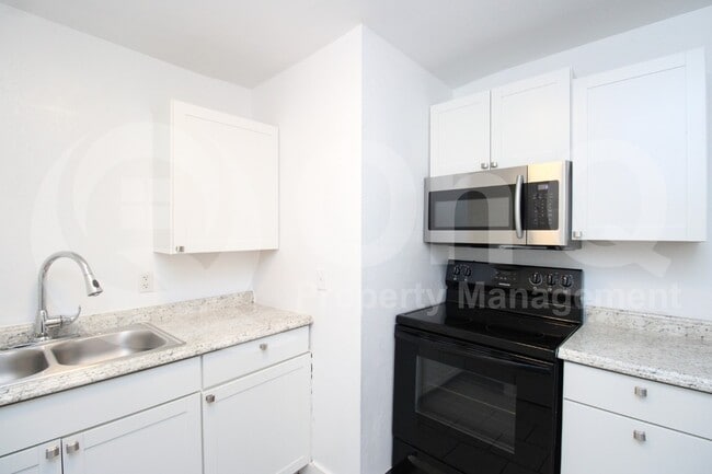 Building Photo - 1103 W Sherman St Rental