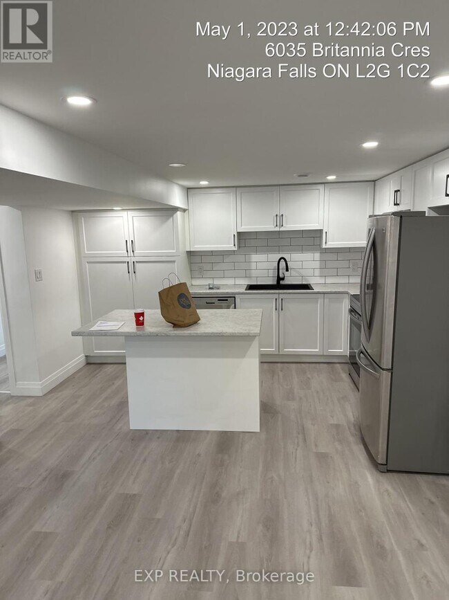 Photo - 6035 Britannia Crescent