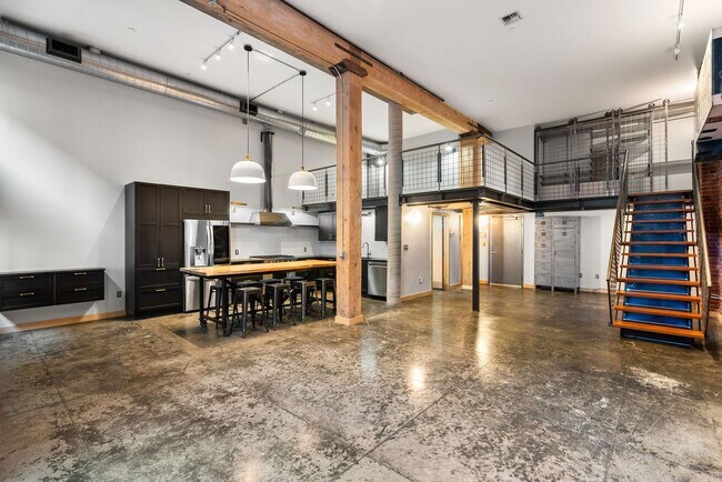 Photo - Gorgeous Fully Furnished Condo in Downtown...