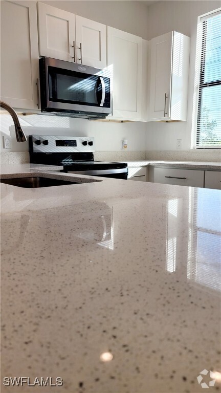 Building Photo - 4400 Golfview Blvd Rental