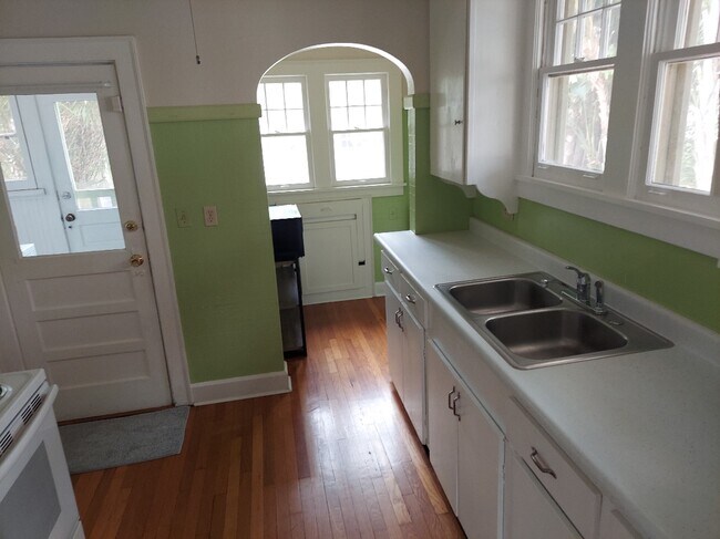 Photo - 2135 Burlington Ave N