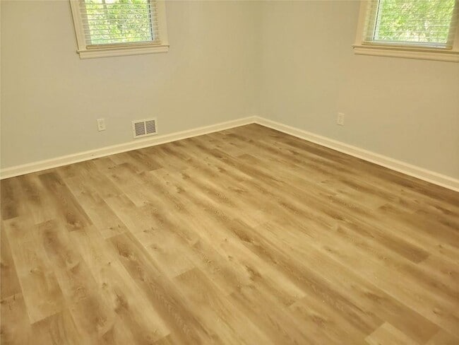 Photo - 4867 Flint Hill Rd SW