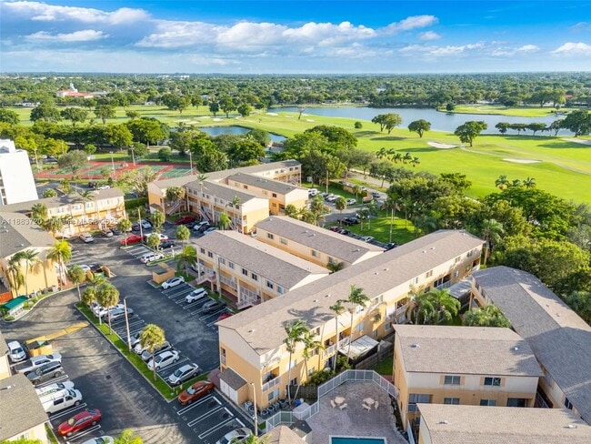 Photo - 6235 SW Kendale Lakes Cir Unit 140