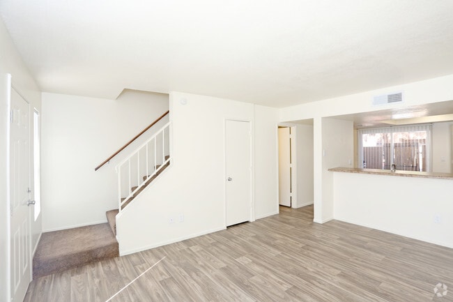 3BR Townhouse Living Room - Fountain Place