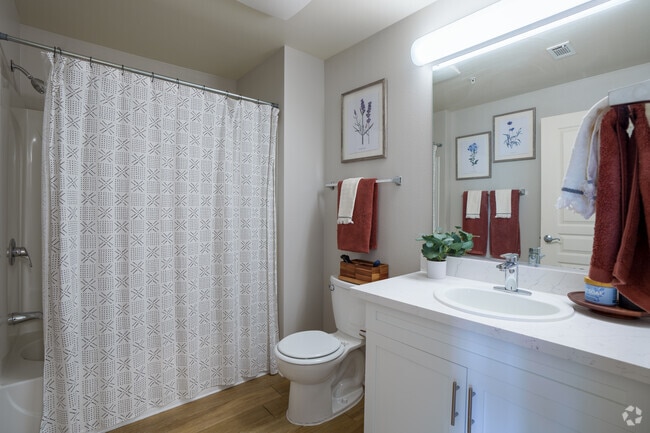 2BR, 1BA - 719SF - Bathroom - K Street Flats