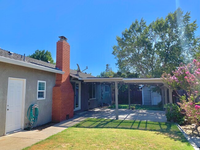 Photo - 2420 El Camino Dr