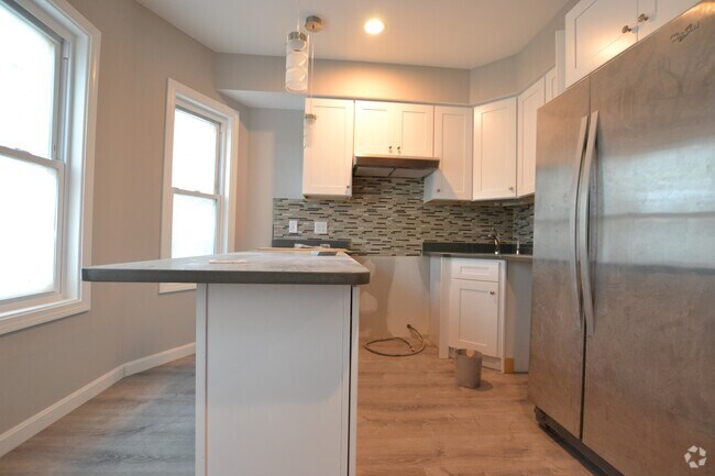 Building Photo - 11 Greylock Rd Unit 2 Rental