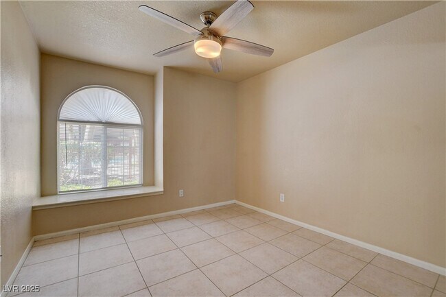 Photo - 9325 W Desert Inn Rd Unidad 143