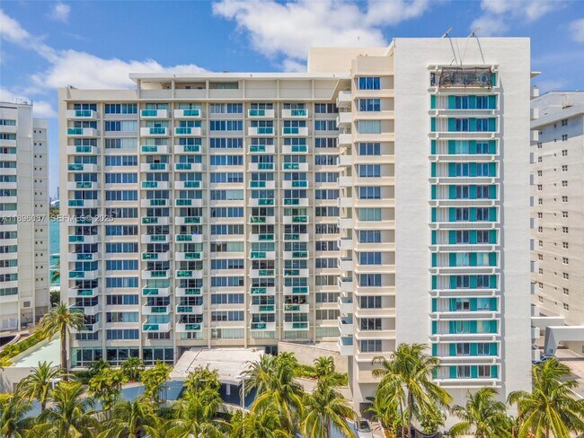 Building Photo - 1200 West Ave Unit 914