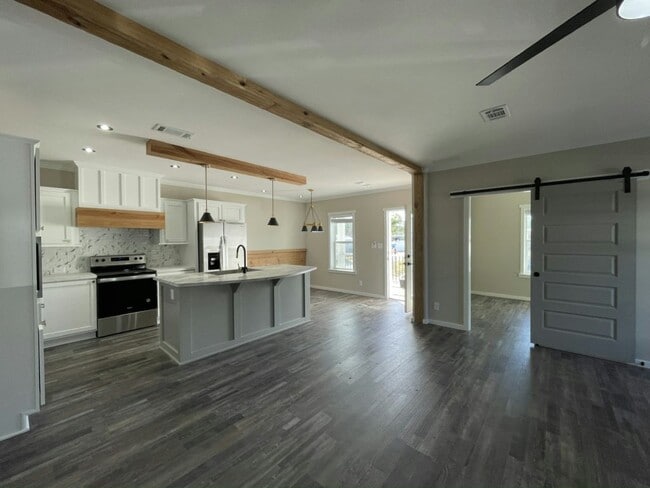 Photo - 52 Orange Blossom St