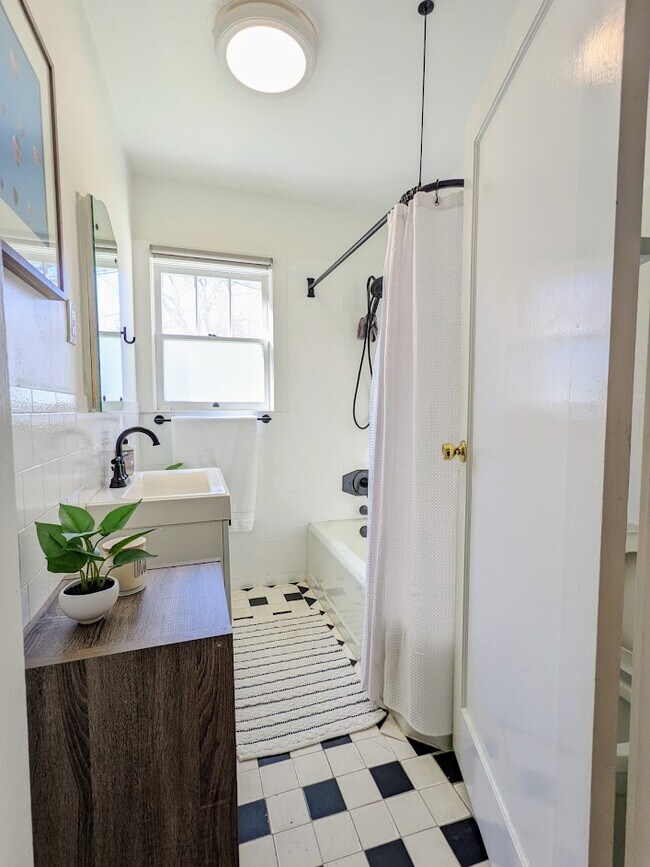 Photo - 2544 Redwood Rd