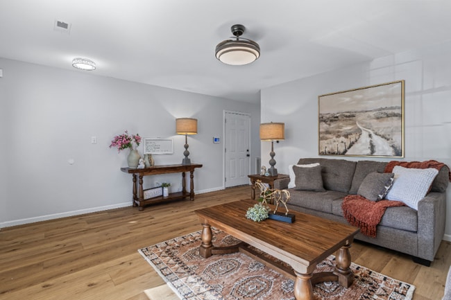 Photo - 1604 Napoleon Dr