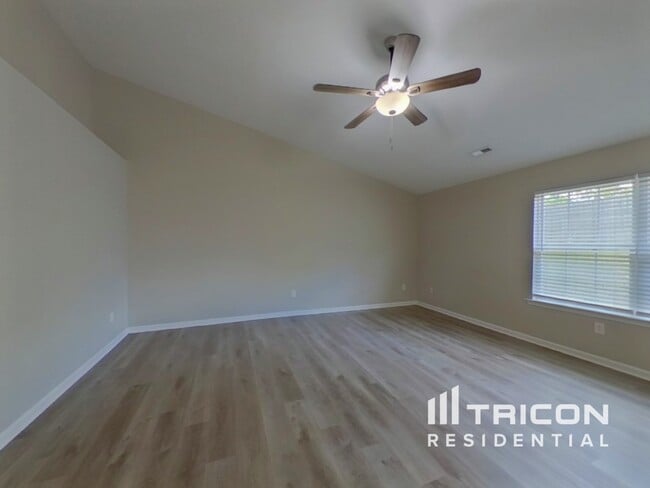 Photo - 20 Landing Ln