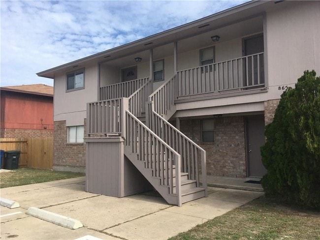 Building Photo - 865 Quetzal St Unit #3