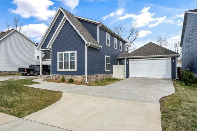 Building Photo - 501 S 7th St