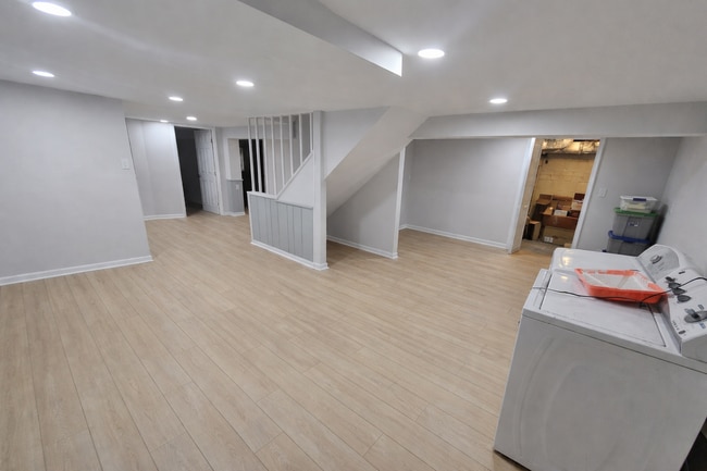 Photo - 220 University Blvd E