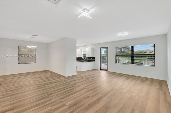 Photo - 771 NE 191st Ter