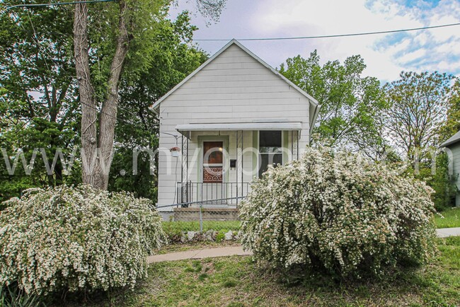 Tiny Home Living by Lauritzen Garden's - Tiny Home Living by Lauritzen Garden's