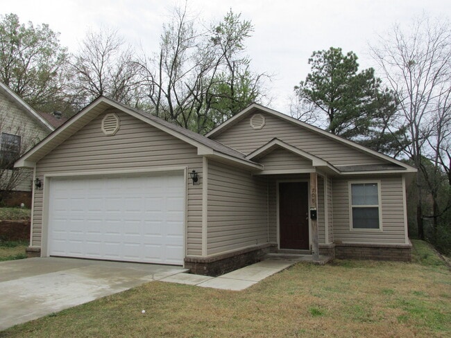 3 Bedroom Home in Van Buren - 3 Bedroom Home in Van Buren