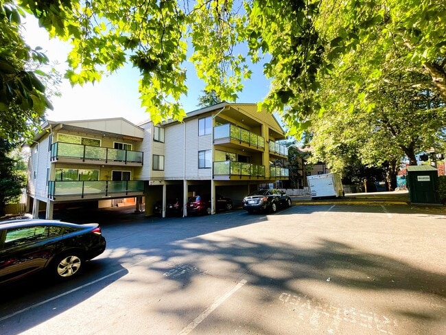 Building Photo - 321 Bellevue Way SE Unit 406