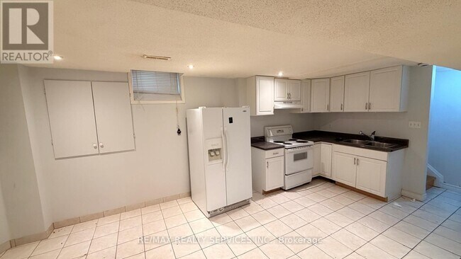 Photo - 36 Windward Crescent