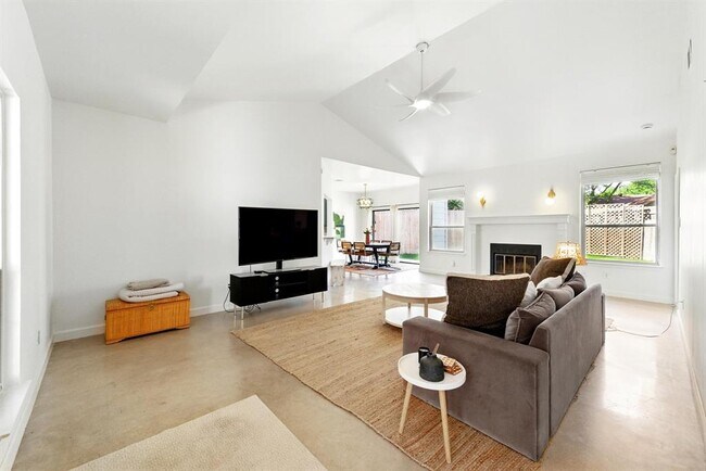 Photo - 5807 Convict Hill Rd