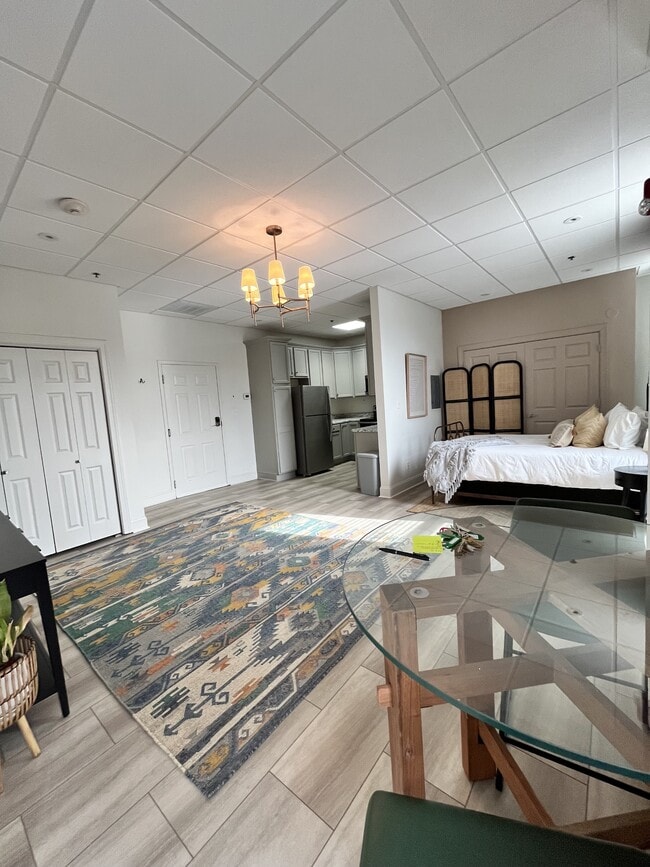 Photo - 201 E Lafayette St