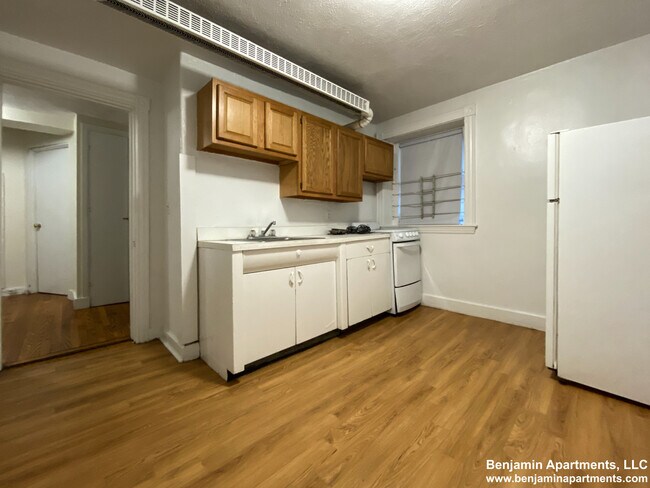 Photo - 1589 Beacon St Unit B