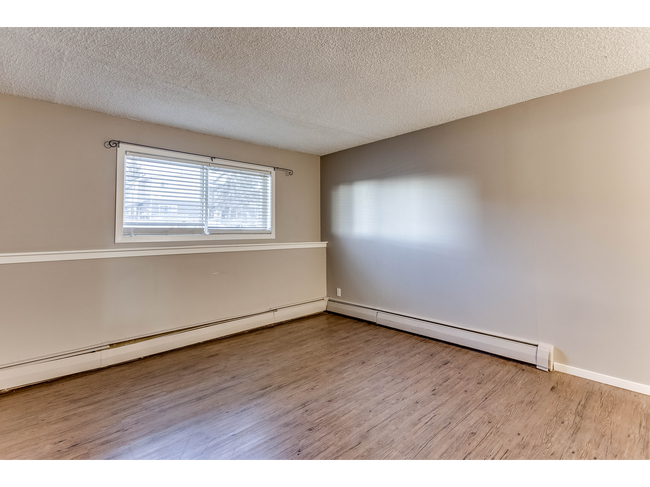 Photo - Elliston Place