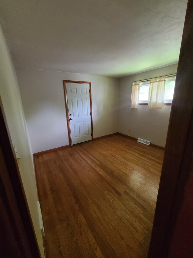 Photo - 297 Maylawn Ave