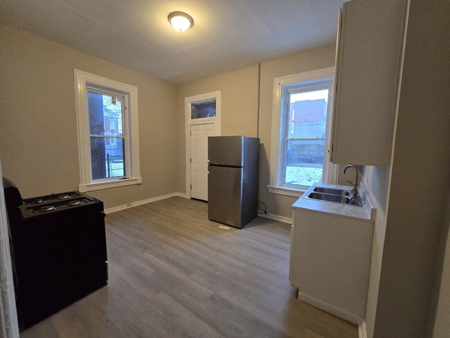 Photo - Newly Available 1BR Apartment in South City! Unit 1F