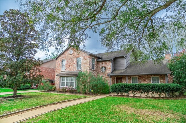 Building Photo - 18310 Spellbrook Dr