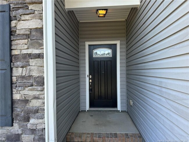 Photo - 498 New Castle Ln