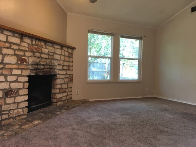 Photo - 906 Sirocco Dr Unit A