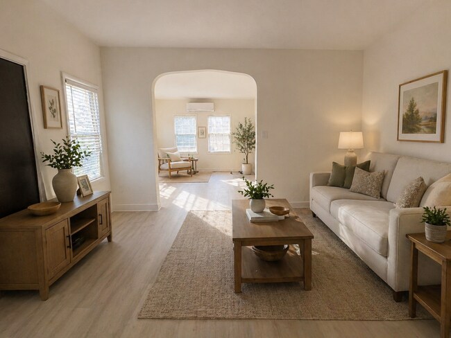 Photo - 211 N Vendome St Unit B