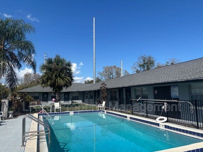 Building Photo - 1031 Columbia Ave