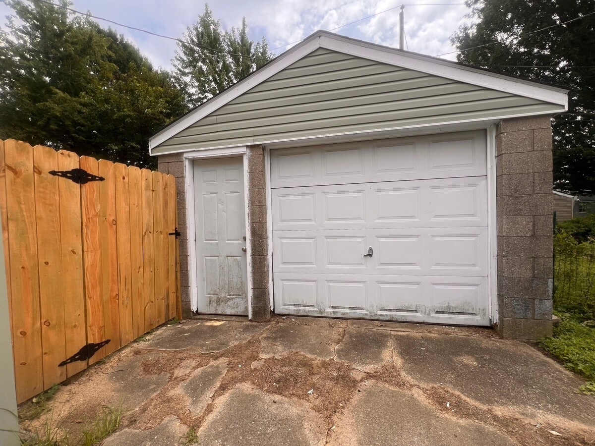 Photo - 1869 Bauer Rd