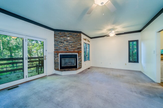 Photo - 305 Piney Mountain Dr