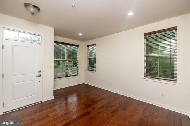 Photo - 401 Wynstone Ct