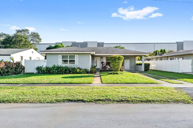 Photo - 1260 SW 32nd St