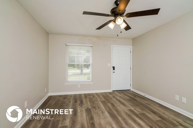 Photo - 122 Oakcrest Ct