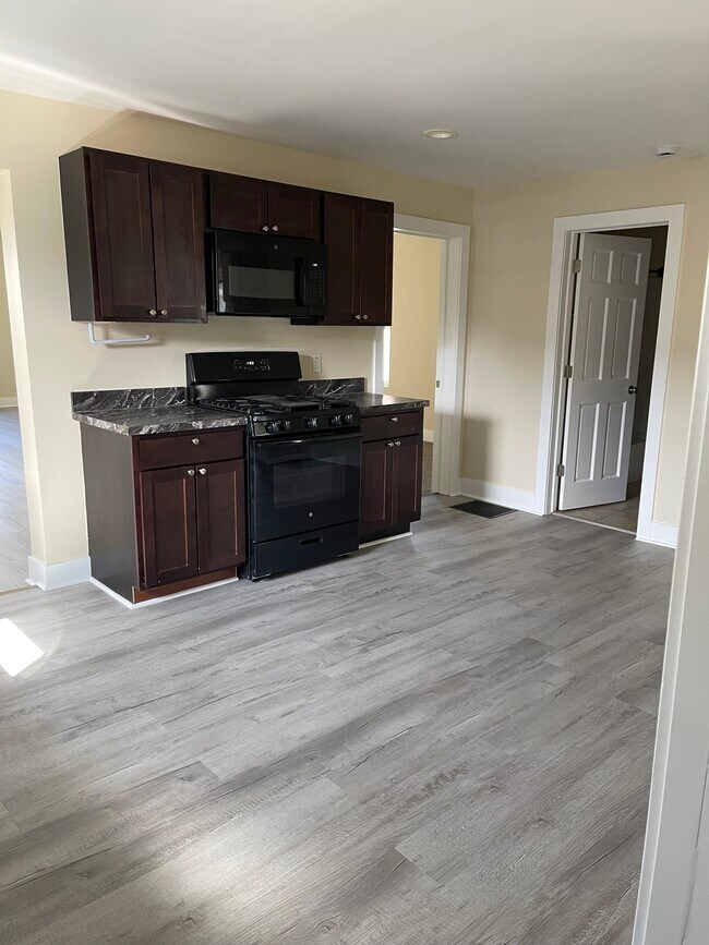 Photo - 416 Pine Ave NW