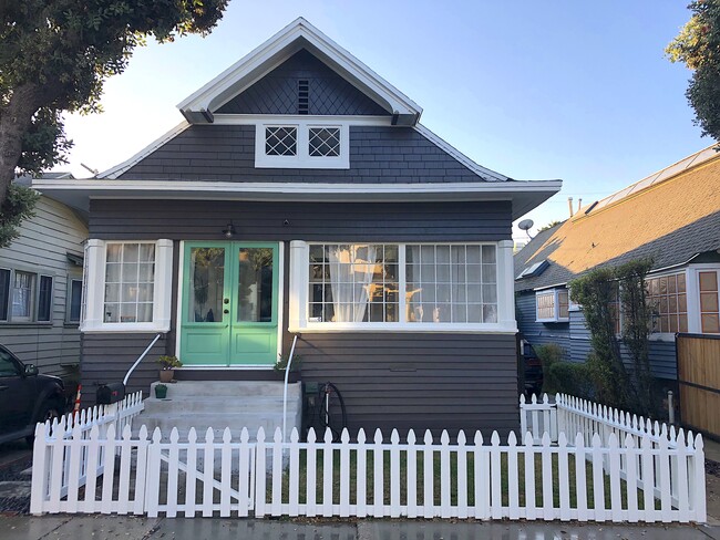 Front House - 154 Fraser Ave House