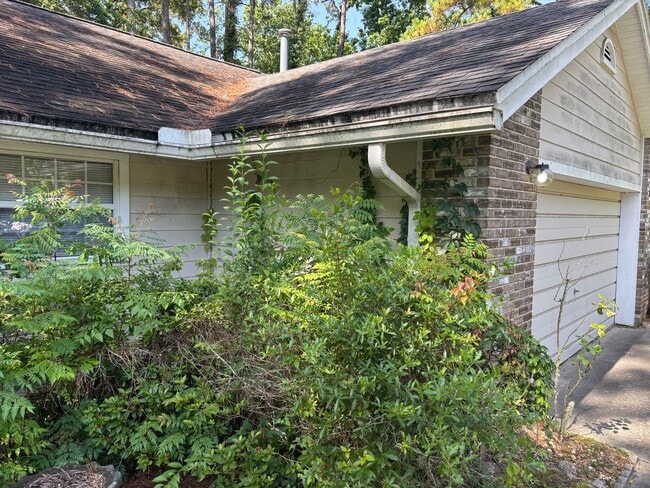 Building Photo - AVAILABLE NOW!!! BEAUTIFUL 3 BEDROOM HOME