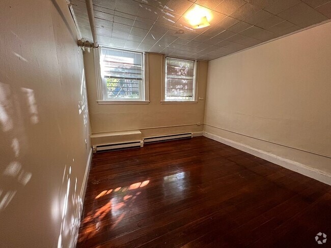 Building Photo - 185 Winthrop Rd Rental