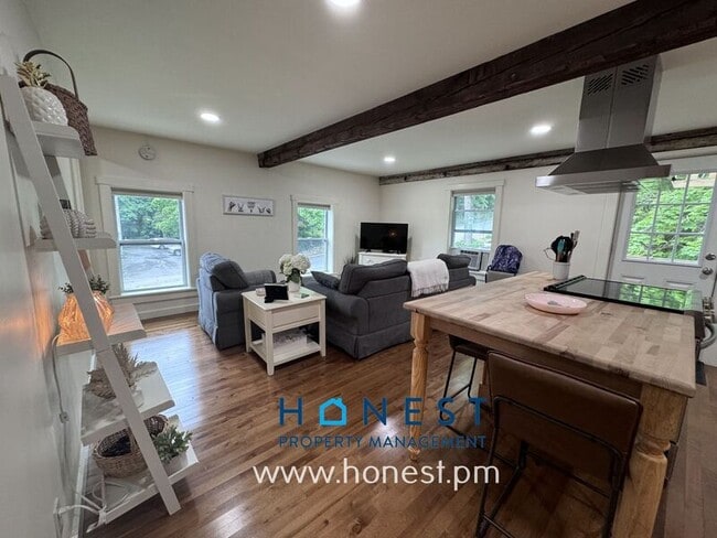 Photo - 5 Sheldon St