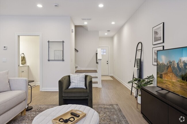Building Photo - 609 Ashton St Rental